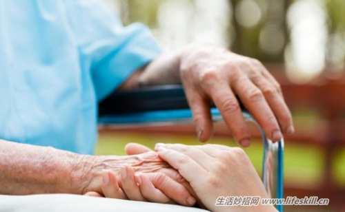 “老人味”是怎么回事?怎么消除?